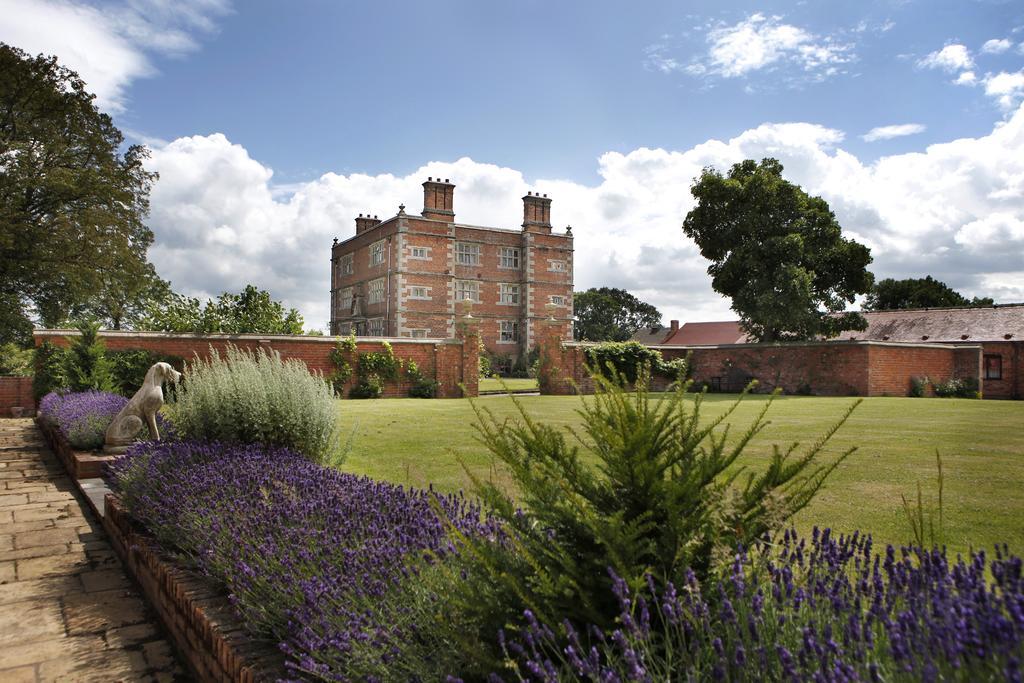 Soulton Hall Wem Eksteriør billede